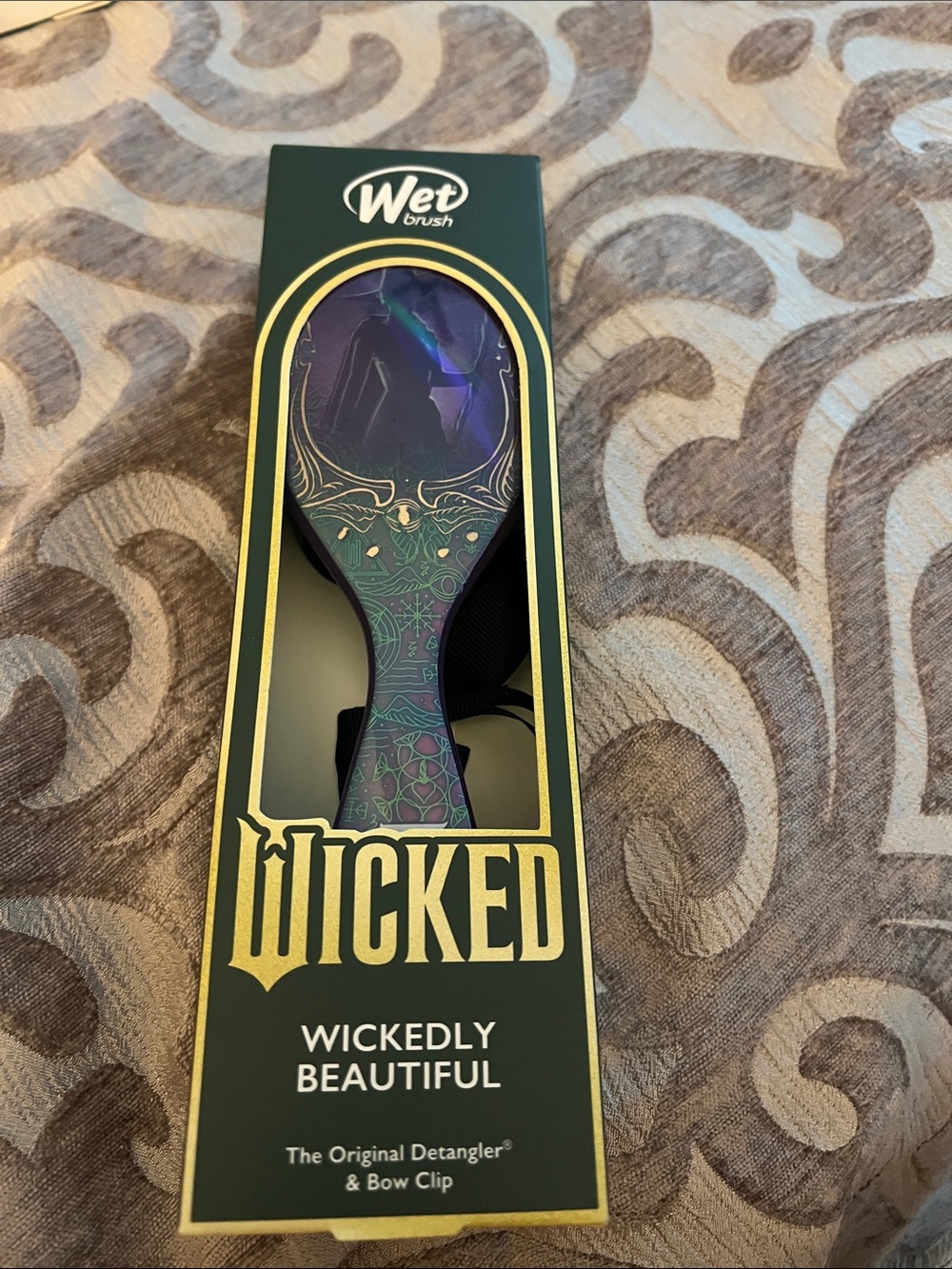 Wet Brush Wicked Detangler Hair Brush in Iridescent Purple